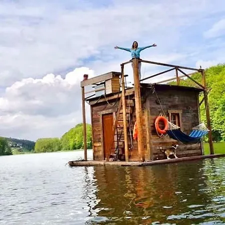 Plywajacy Semesterbostad Przywidz (Gdansk)