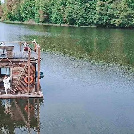 Plywajacy Holiday home