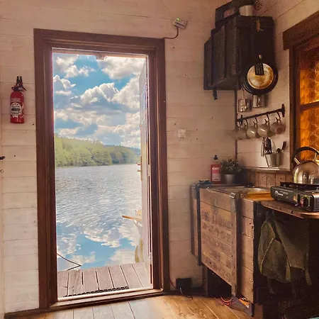 Plywajacy Holiday home