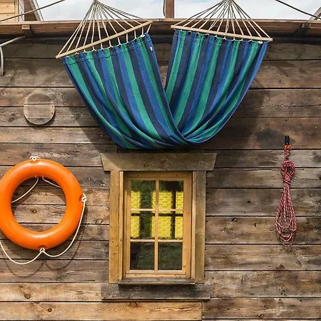 Holiday home Plywajacy